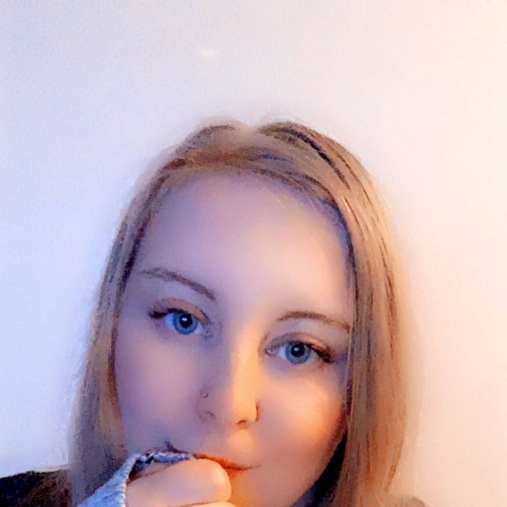 Meet your Posher, Adrianna